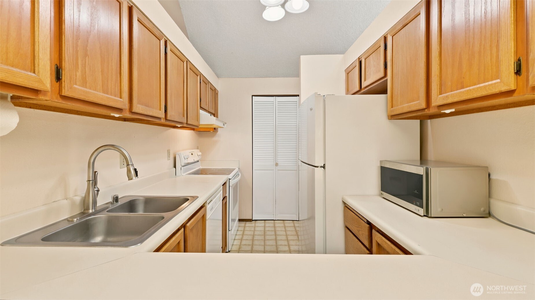 property viewer photo 23