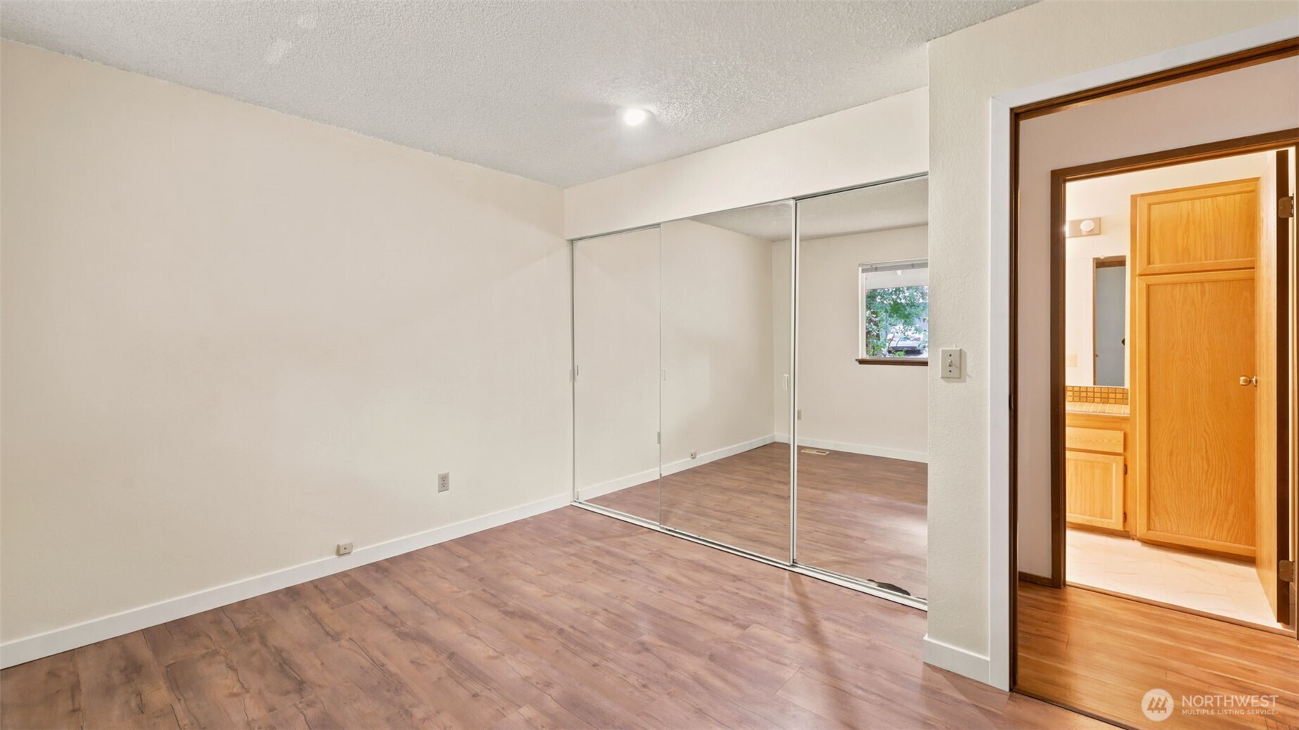 property viewer photo 30
