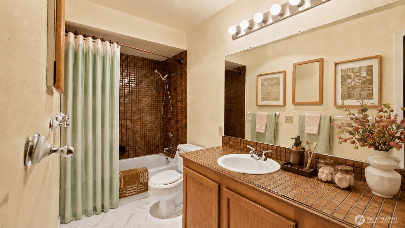 property viewer photo 9