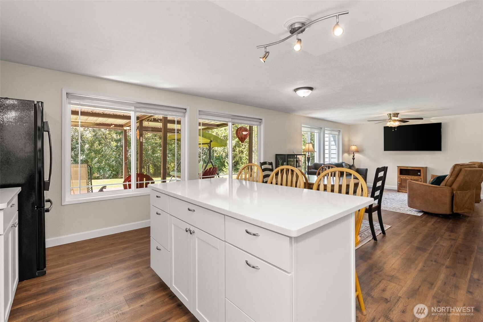 property viewer photo 11