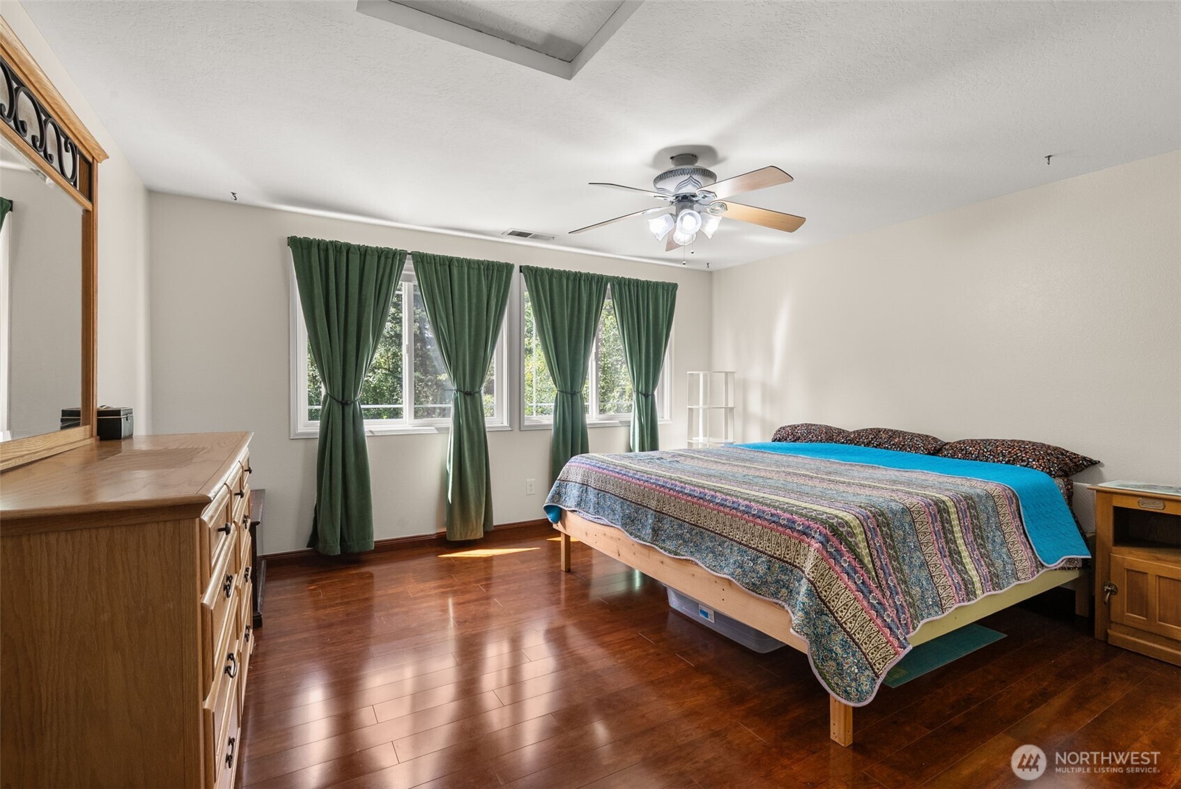 property viewer photo 15