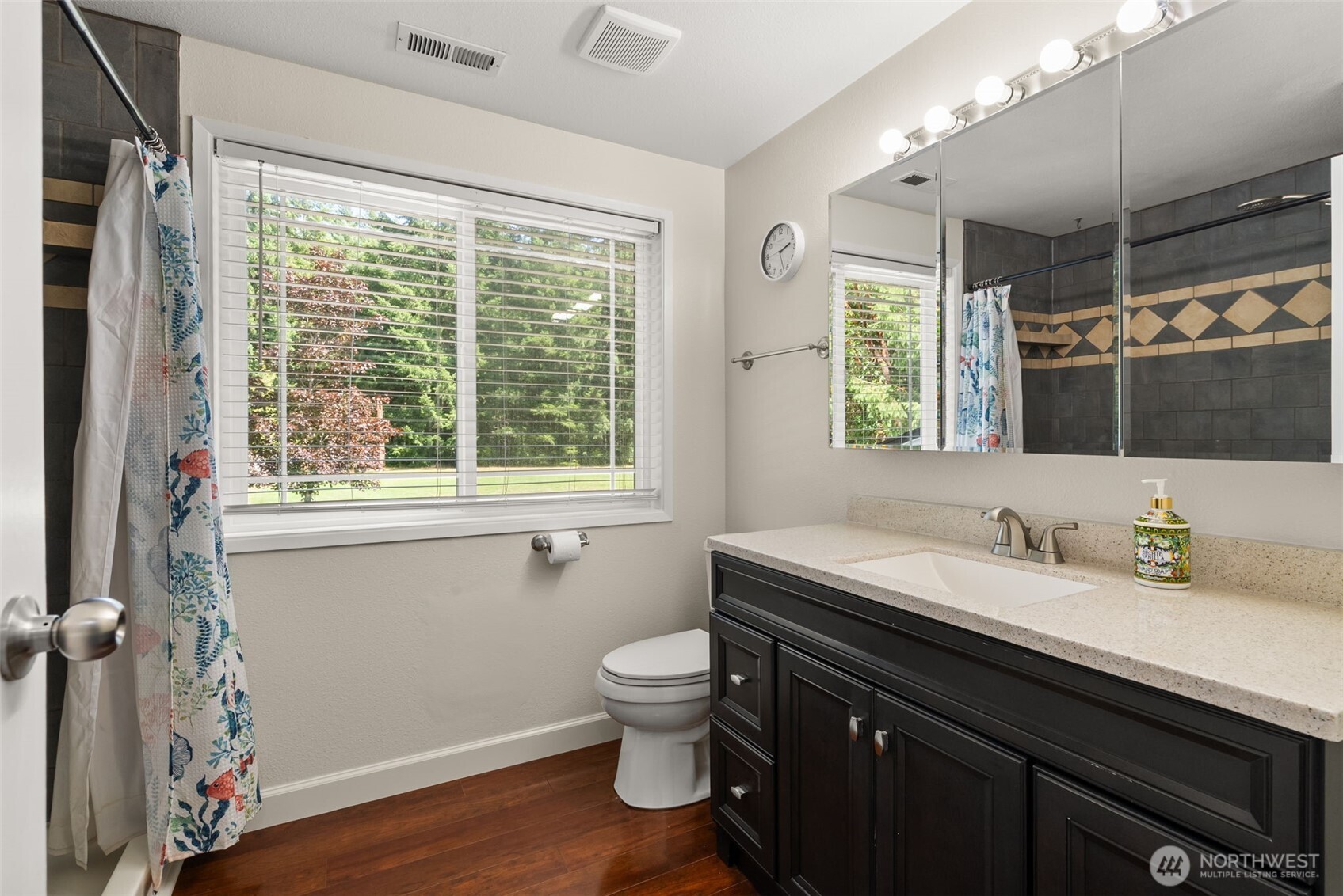 property viewer photo 16
