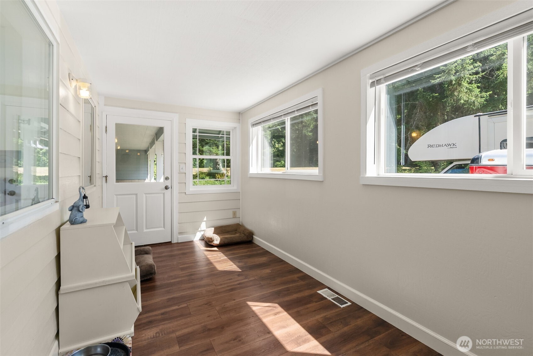 property viewer photo 19