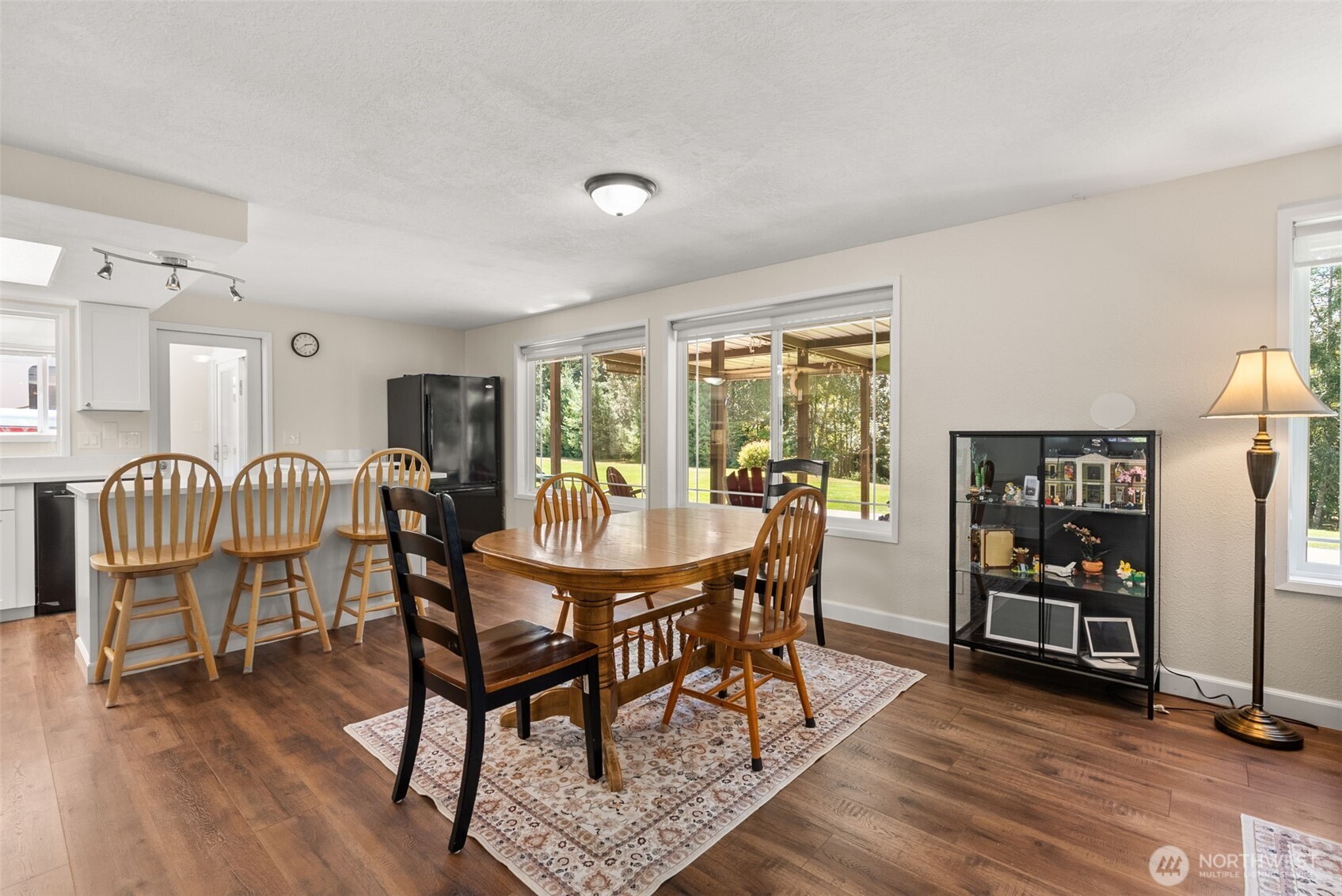 property viewer photo 8