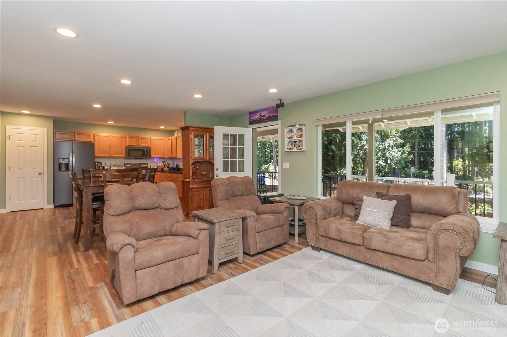 property viewer photo 13