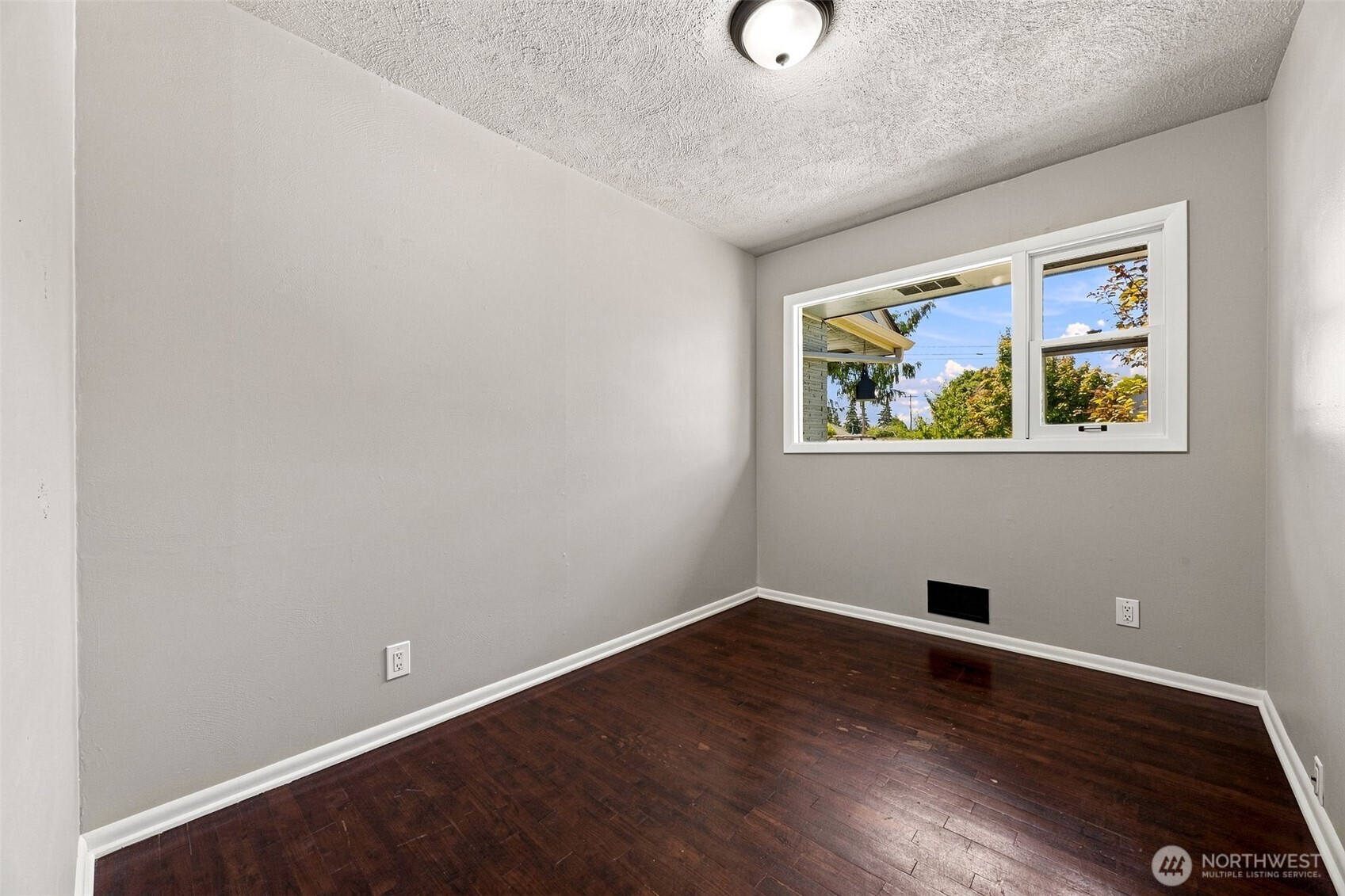 property viewer photo 20