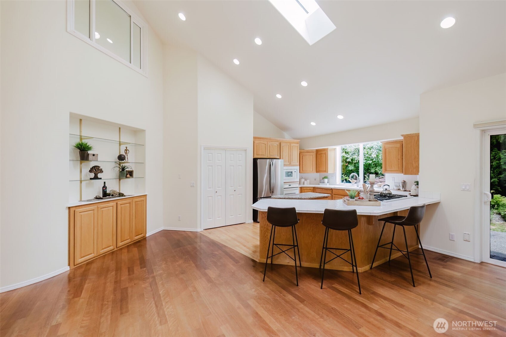 property viewer photo 10
