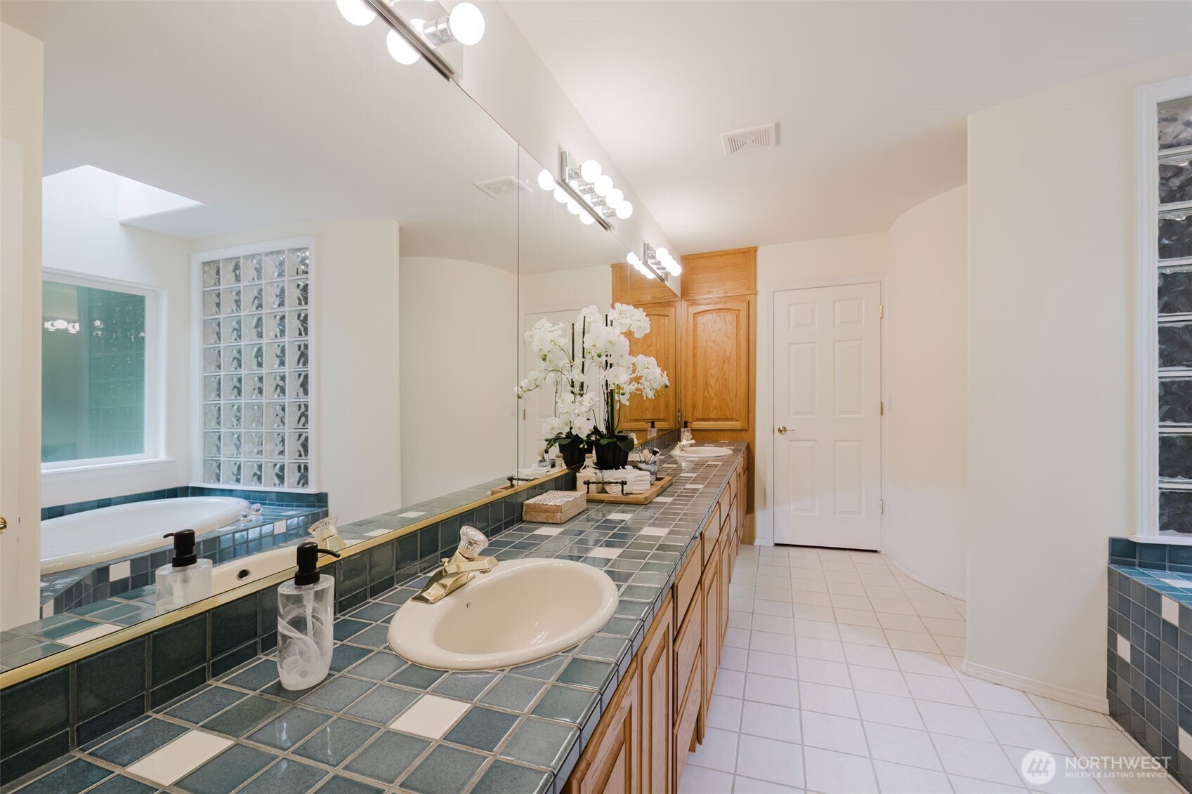 property viewer photo 19