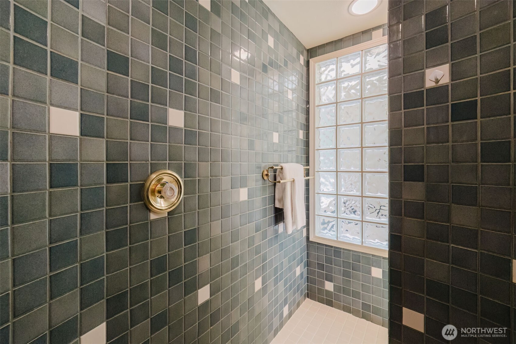 property viewer photo 22