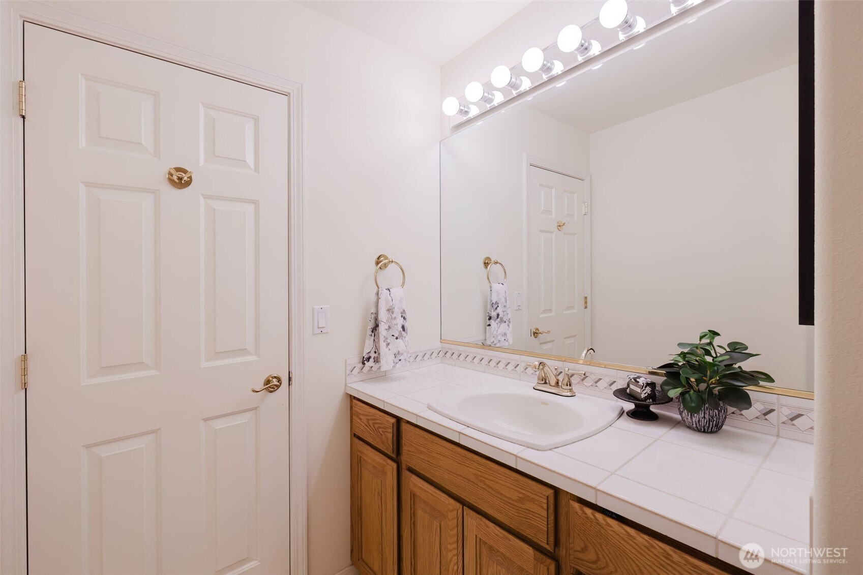 property viewer photo 24