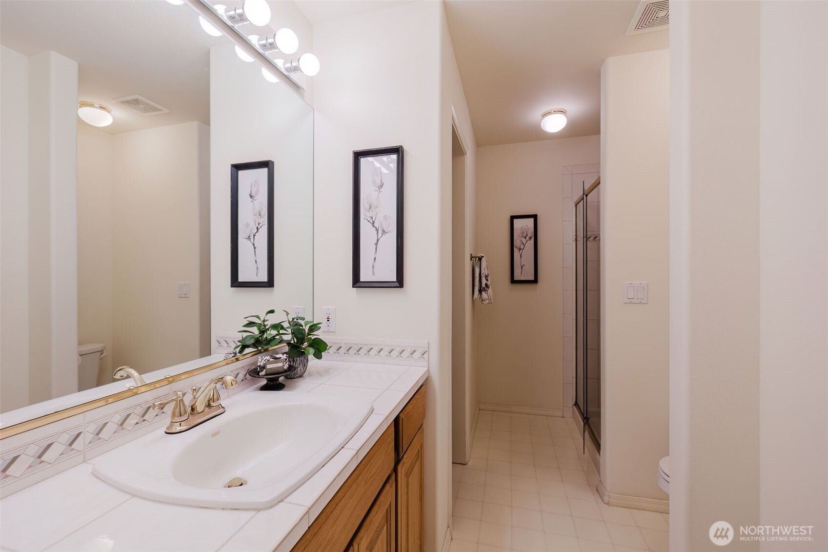 property viewer photo 26