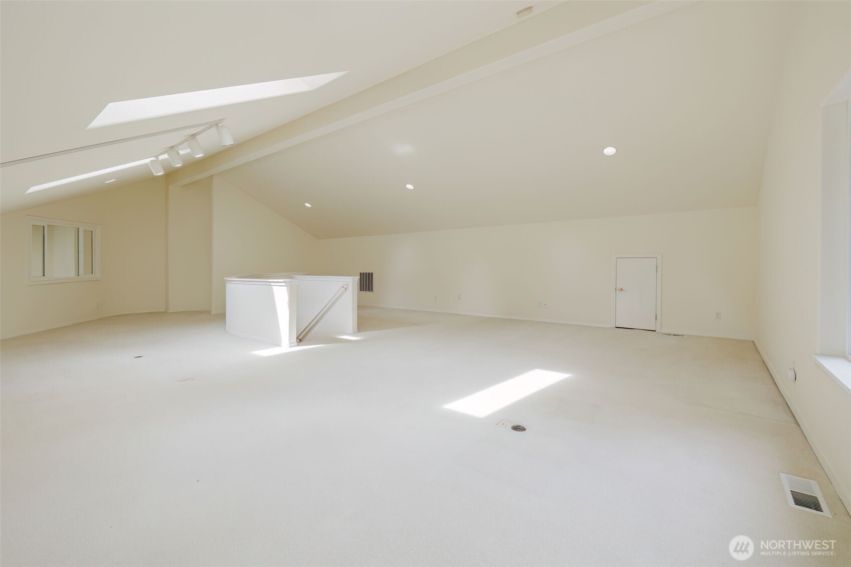 property viewer photo 28