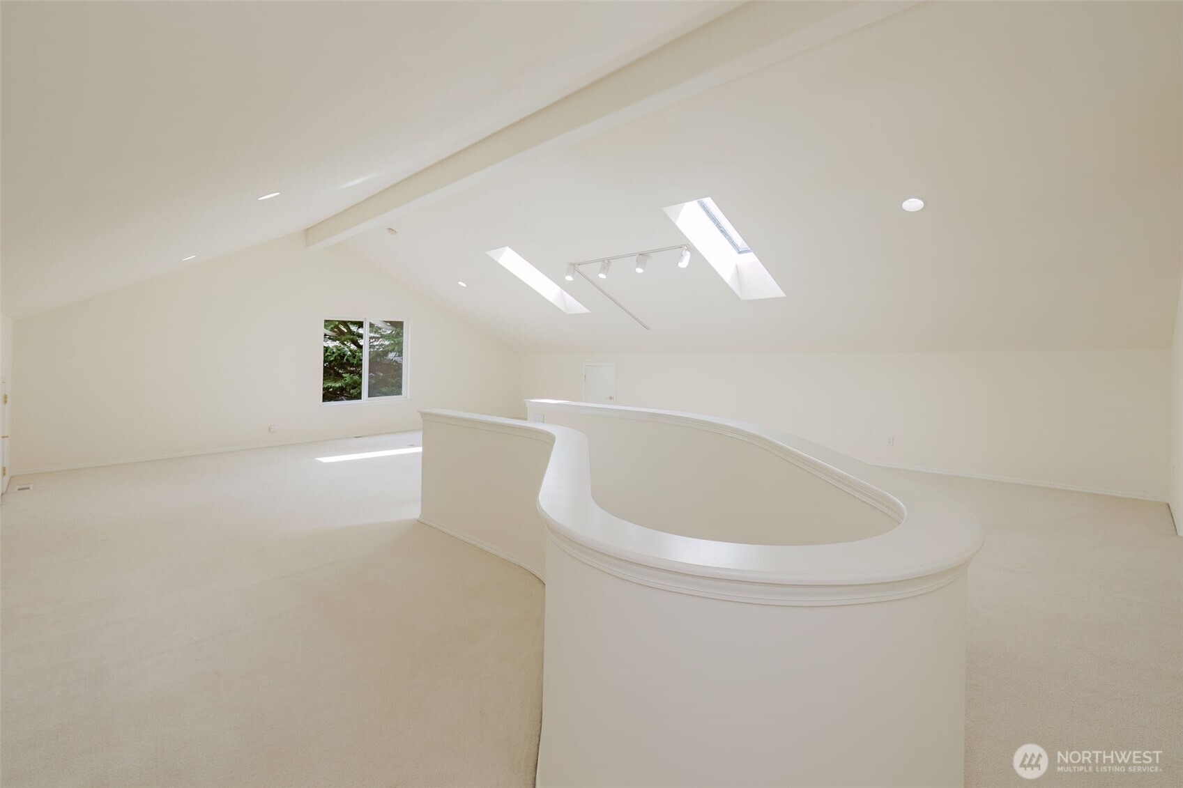 property viewer photo 29