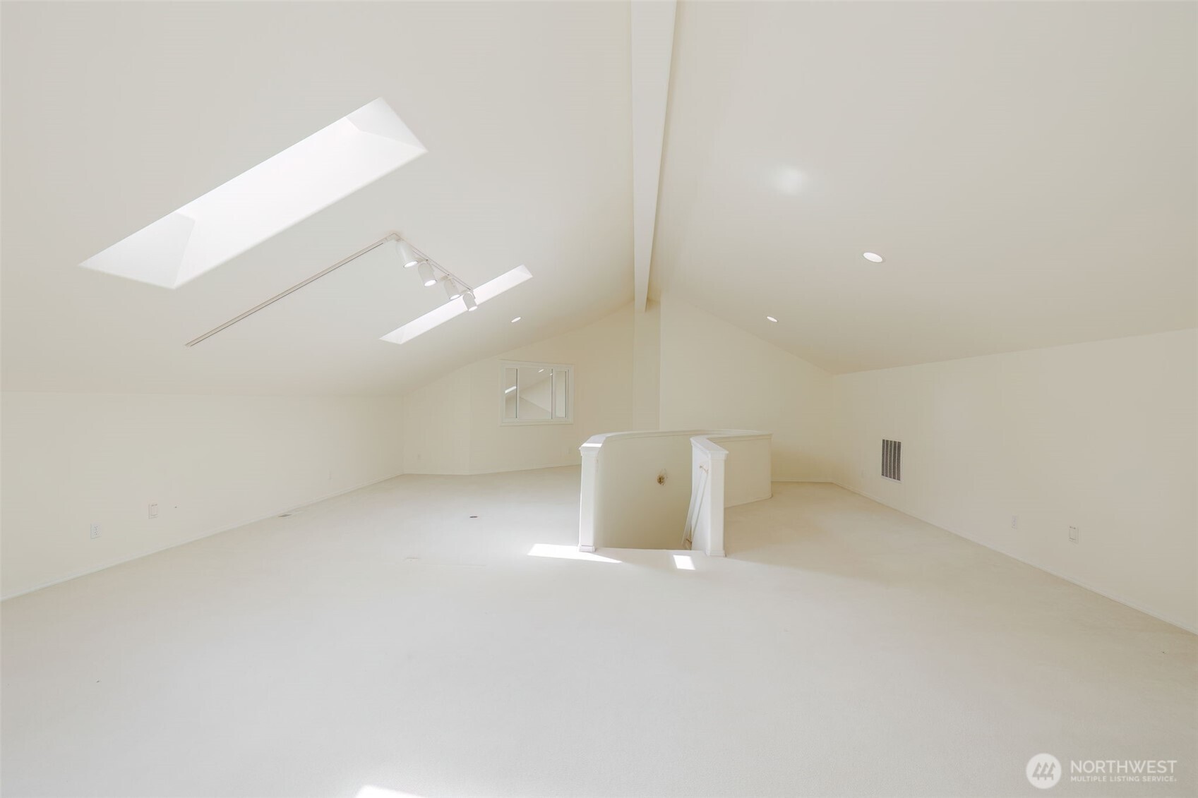 property viewer photo 30