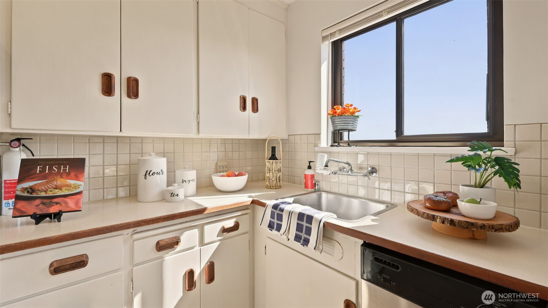 property viewer photo 16