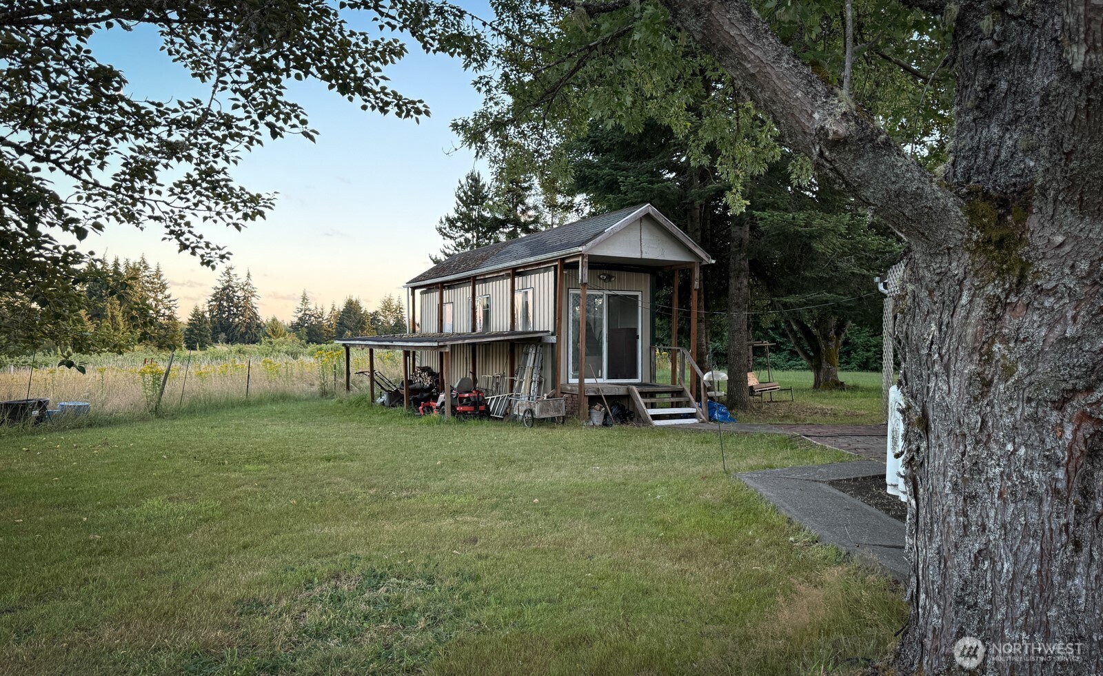 main property photo 8