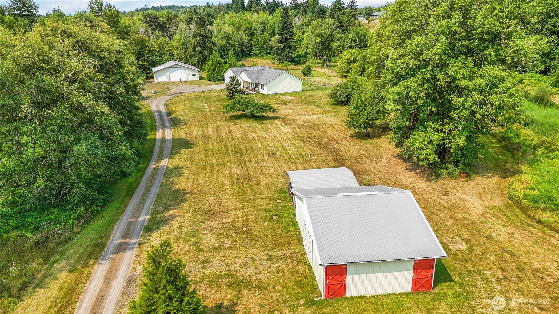 main property photo 33