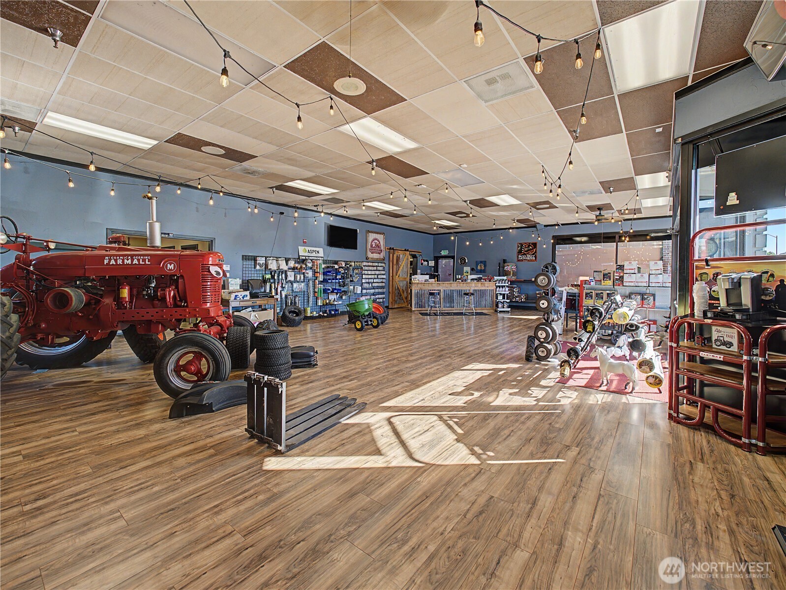 main property photo 9
