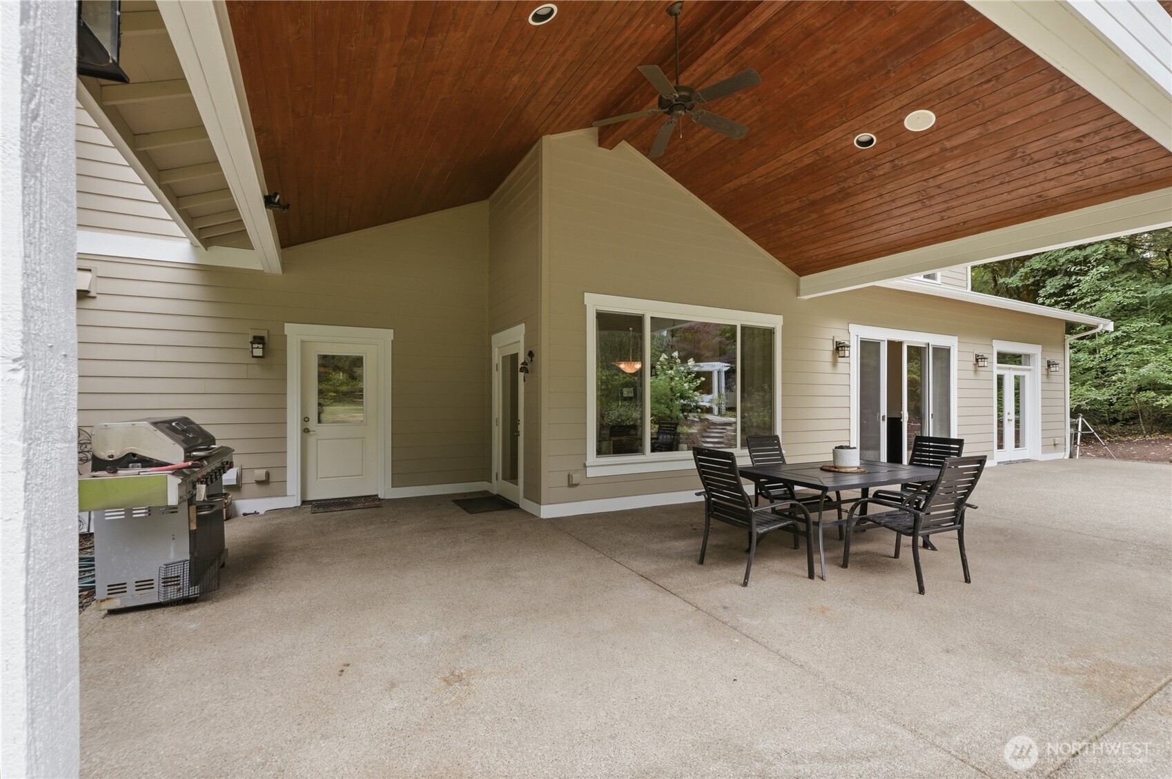 property viewer photo 30
