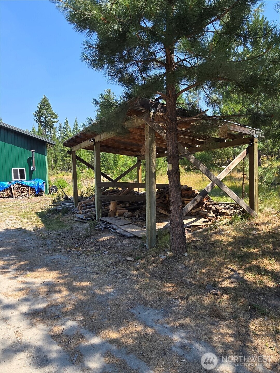 main property photo 10