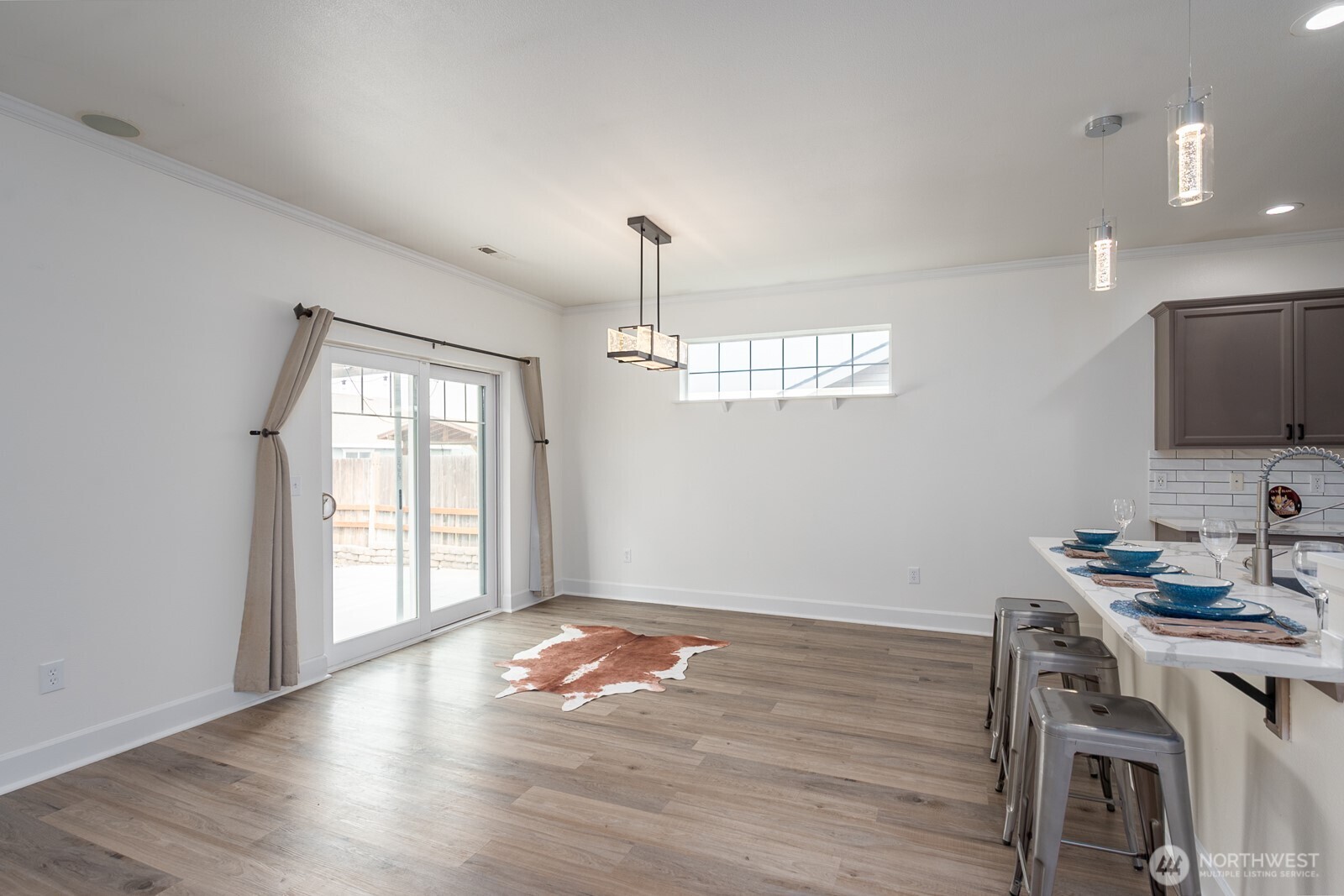 property viewer photo 12