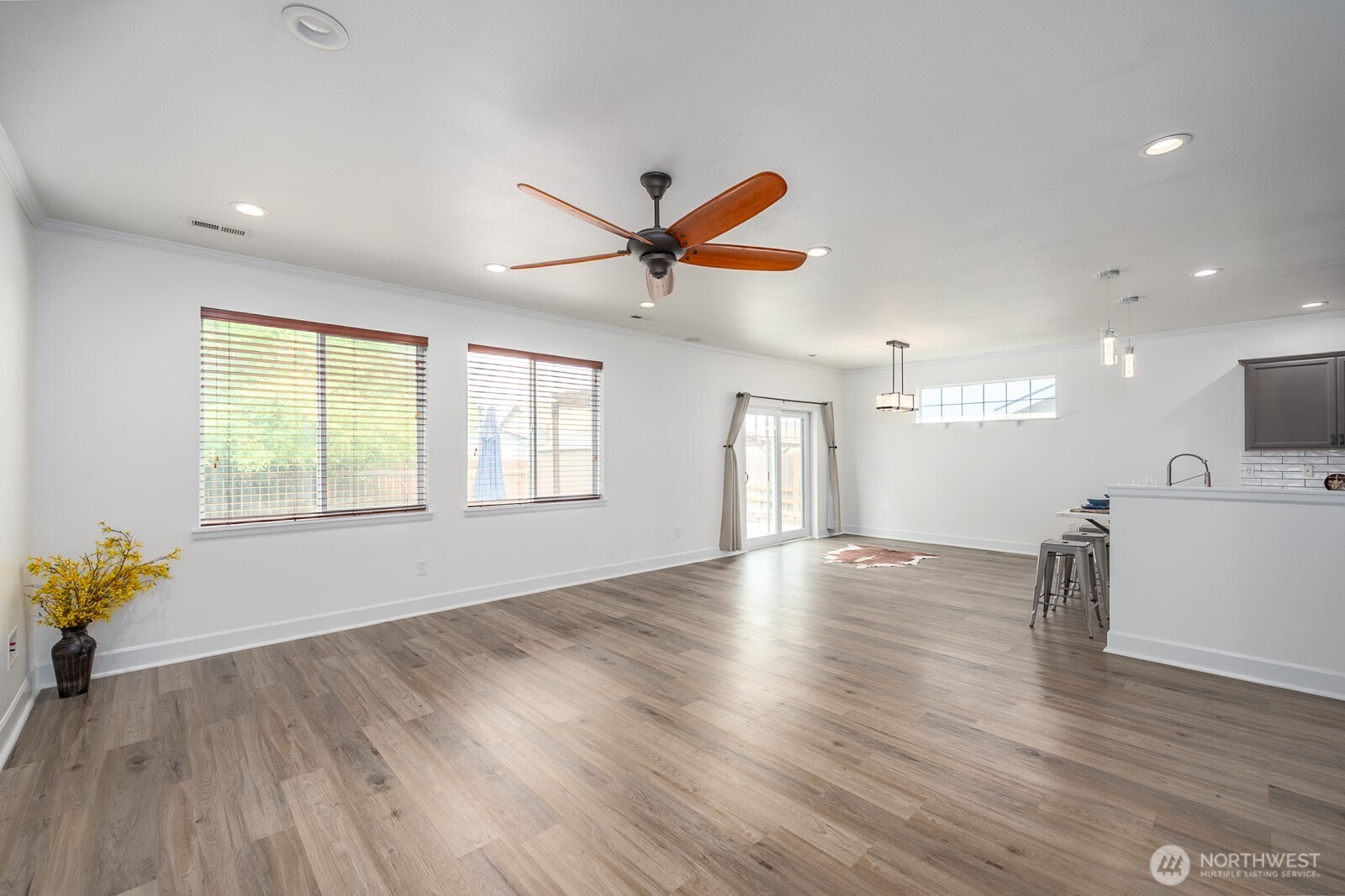 property viewer photo 13