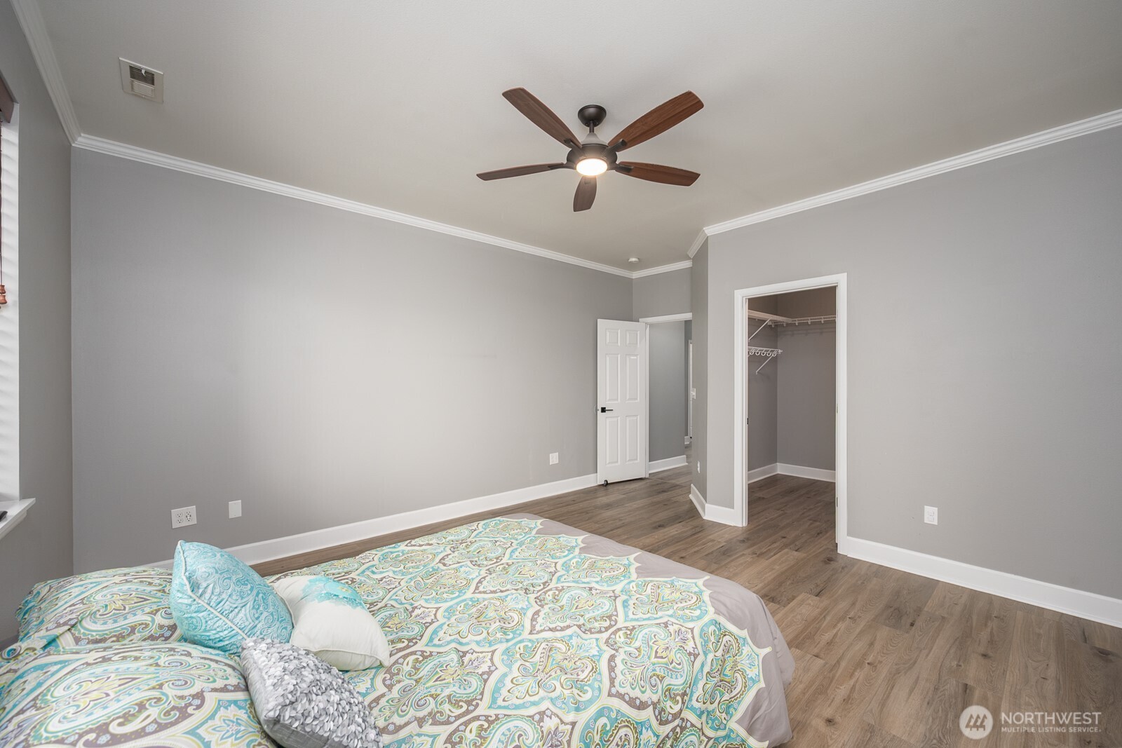 property viewer photo 16