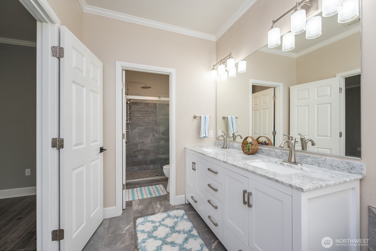 property viewer photo 19