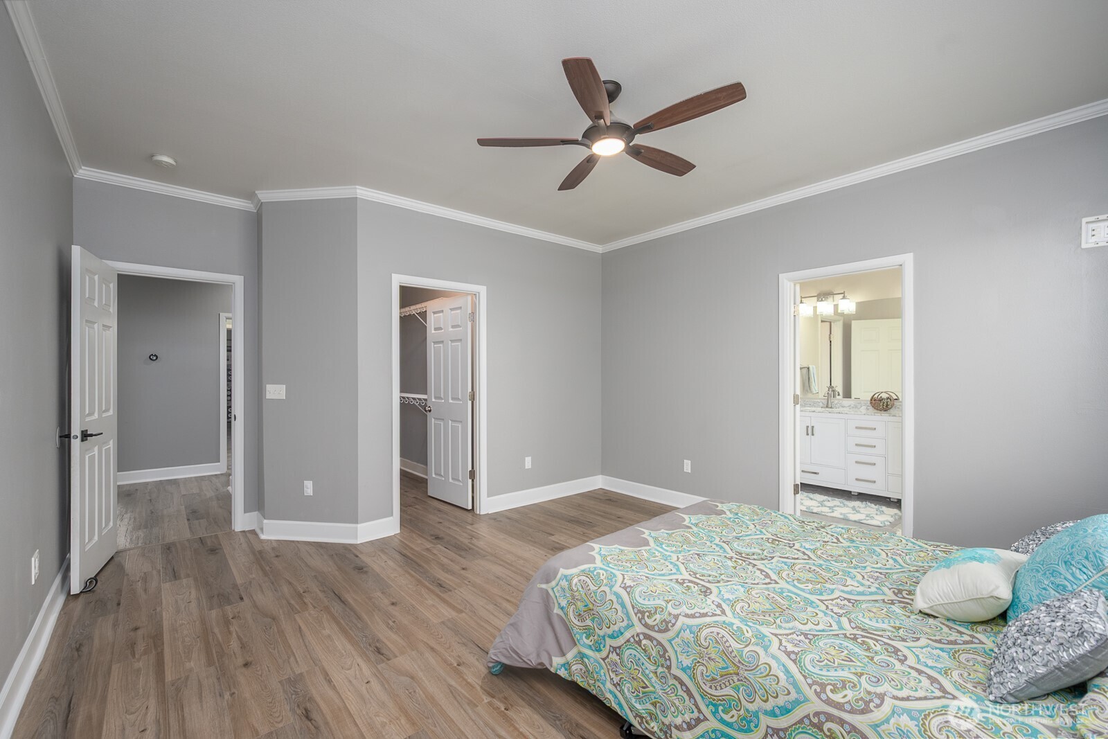 property viewer photo 2