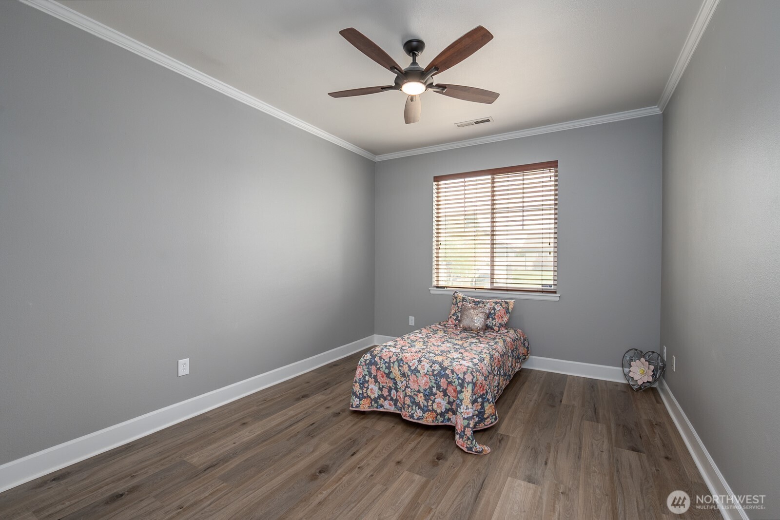property viewer photo 26