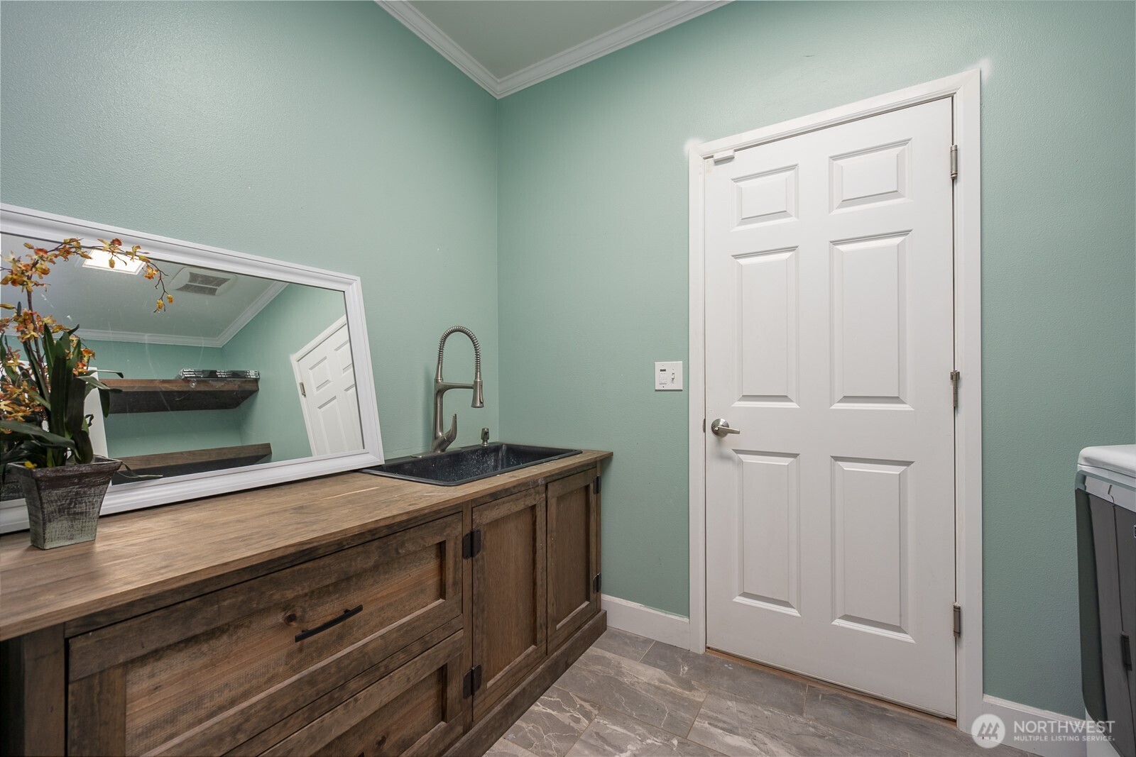 property viewer photo 28