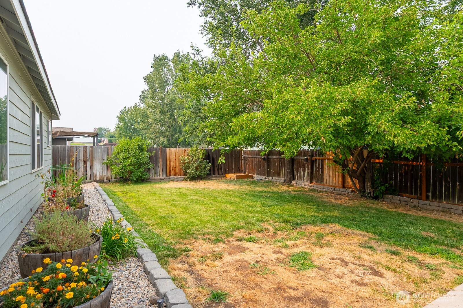 property viewer photo 33