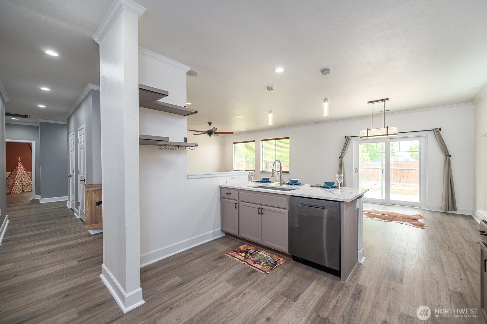 property viewer photo 7
