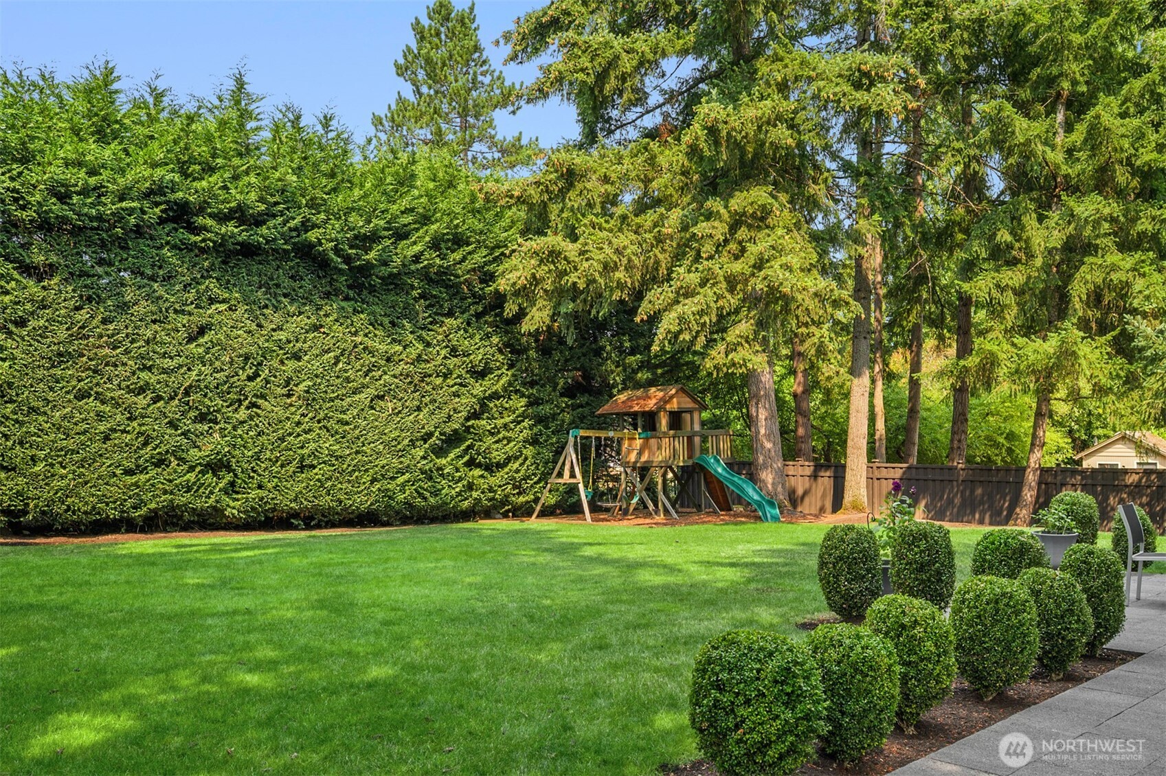 property viewer photo 35