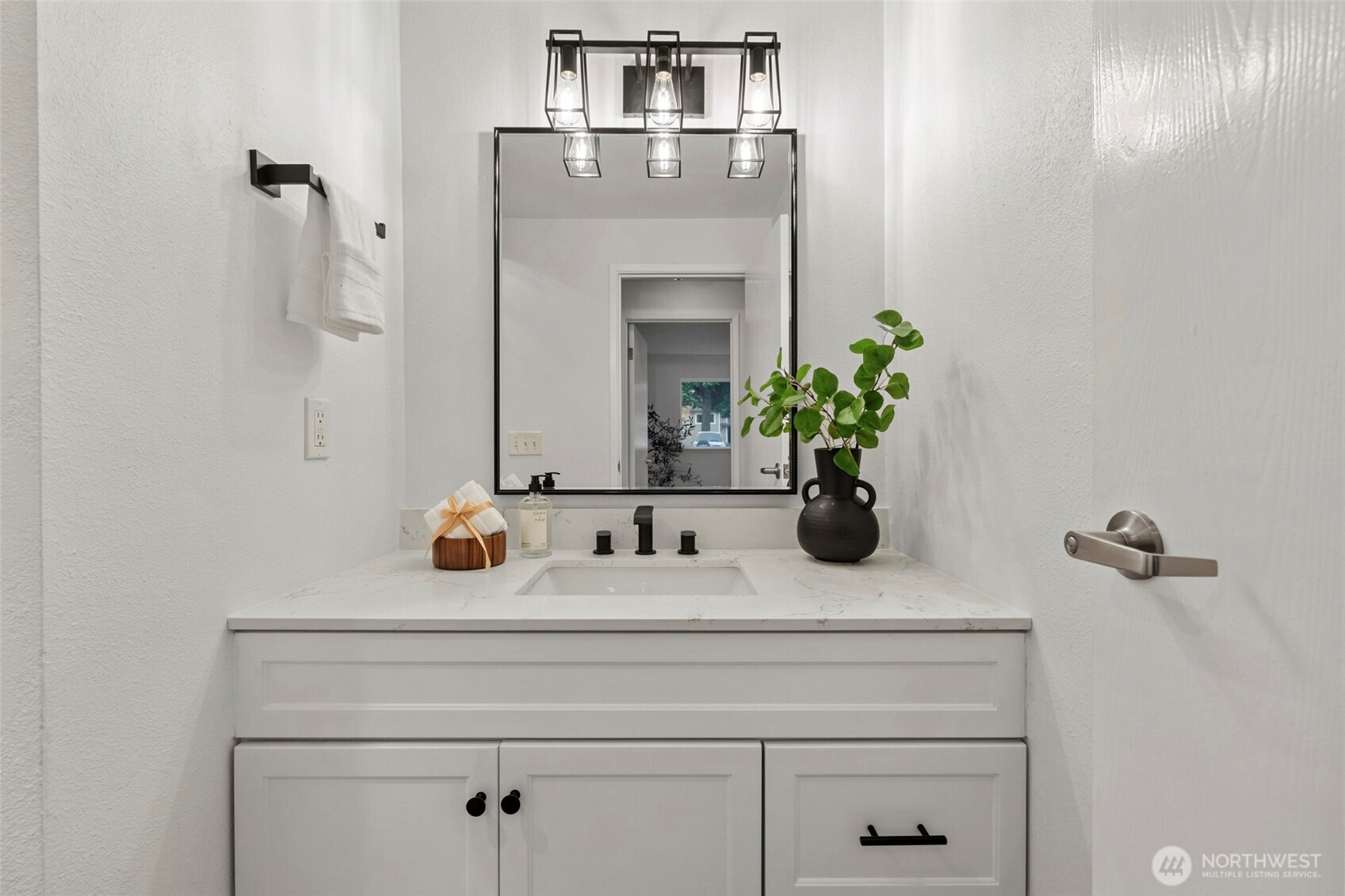 property viewer photo 4