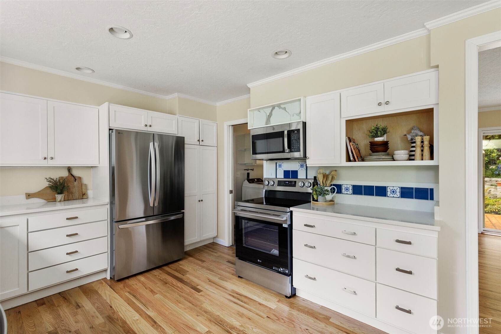 property viewer photo 16