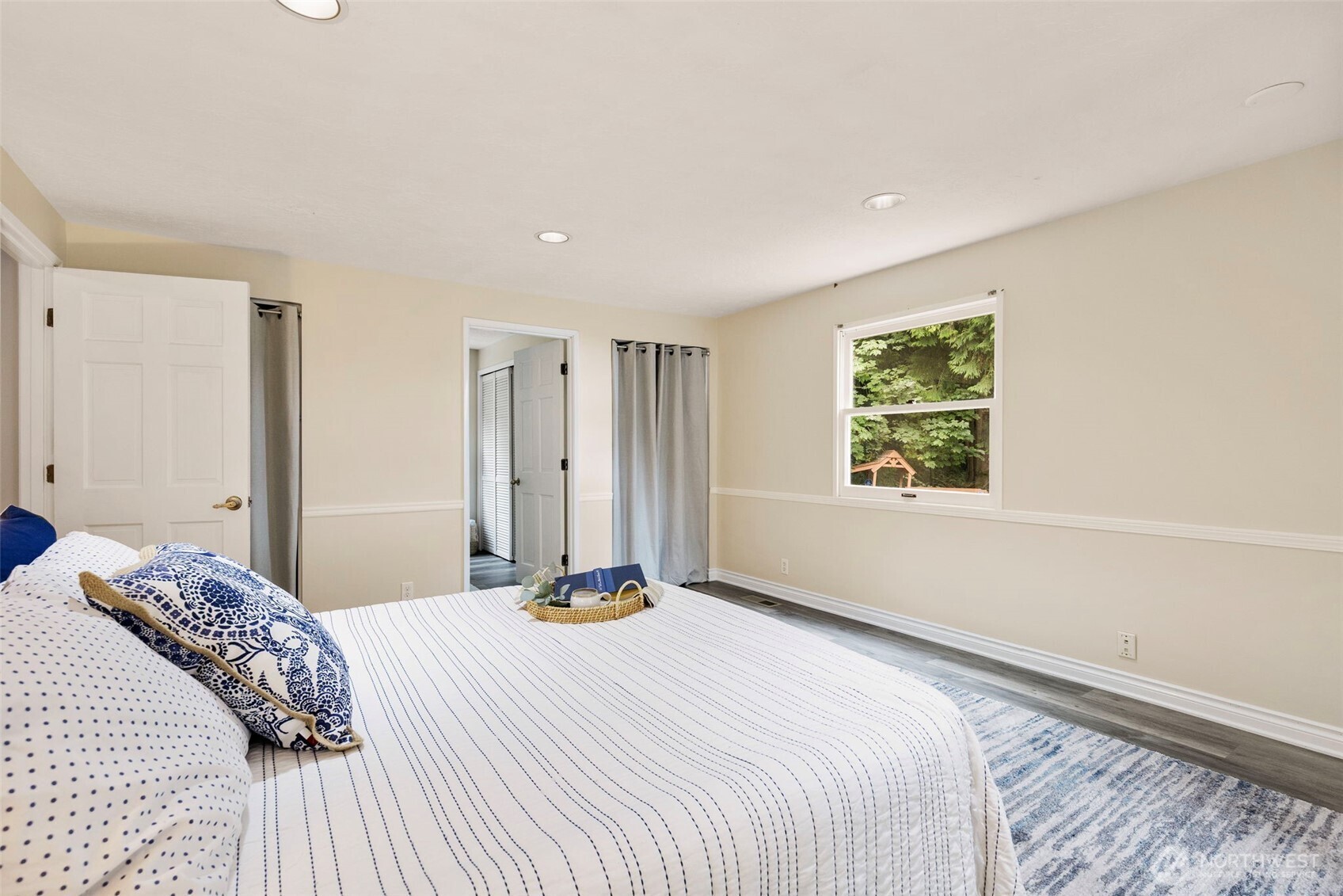 property viewer photo 22