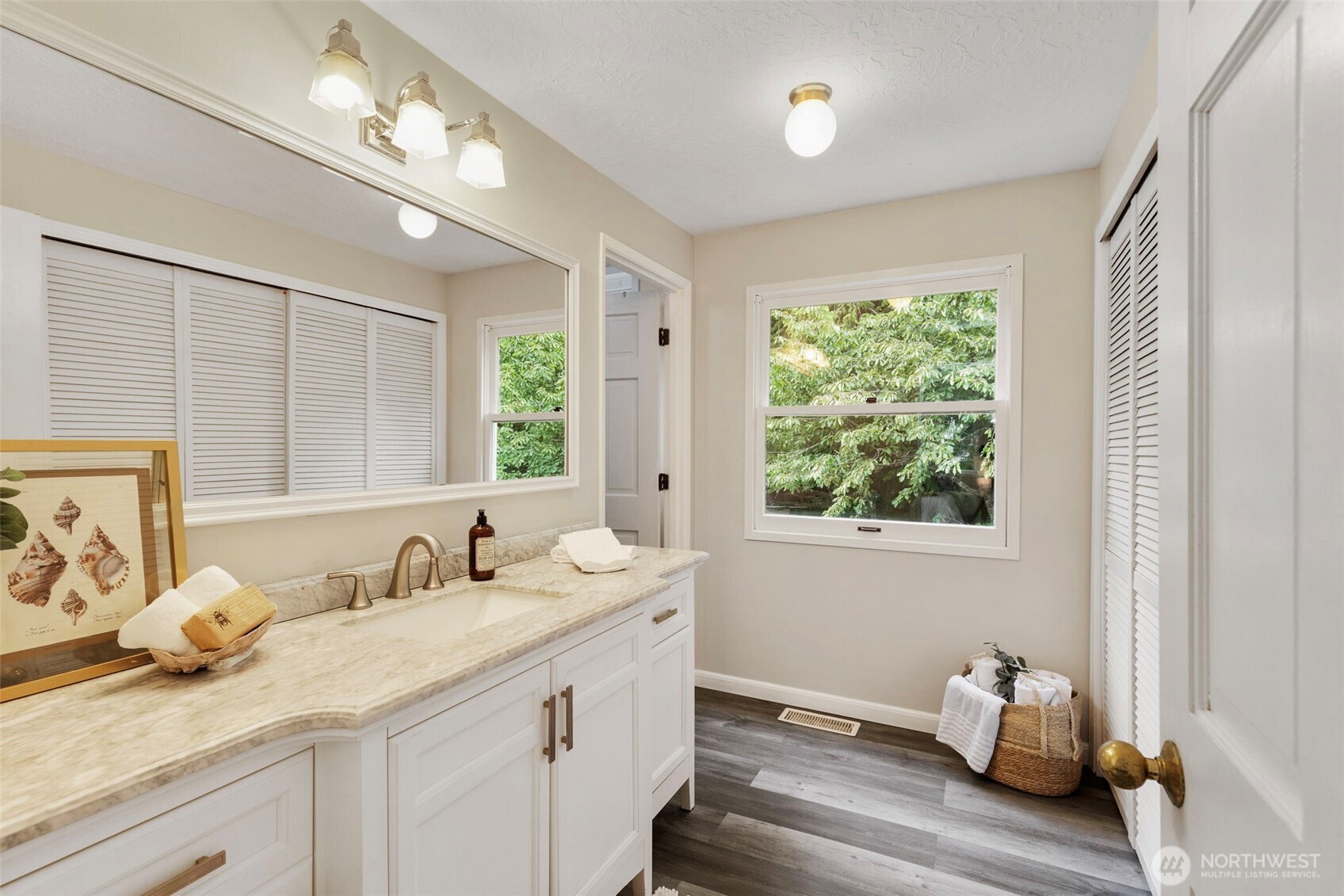 property viewer photo 28