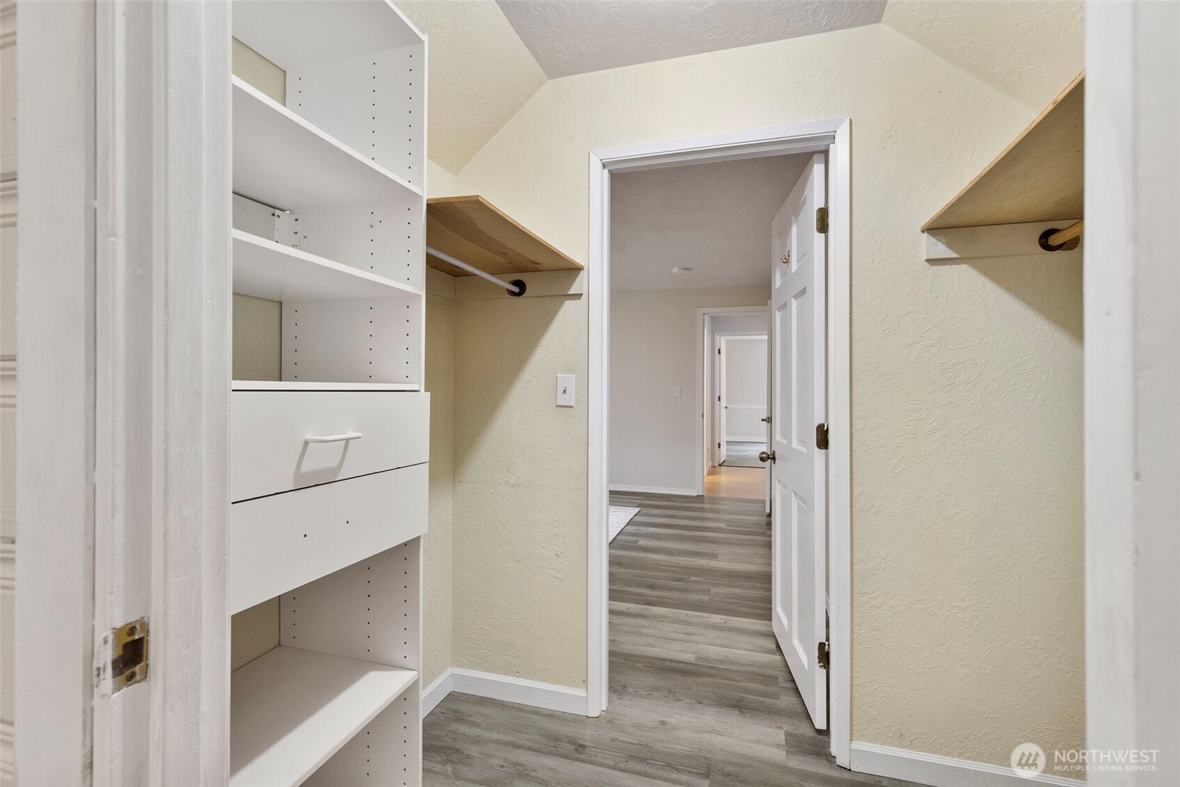 property viewer photo 29