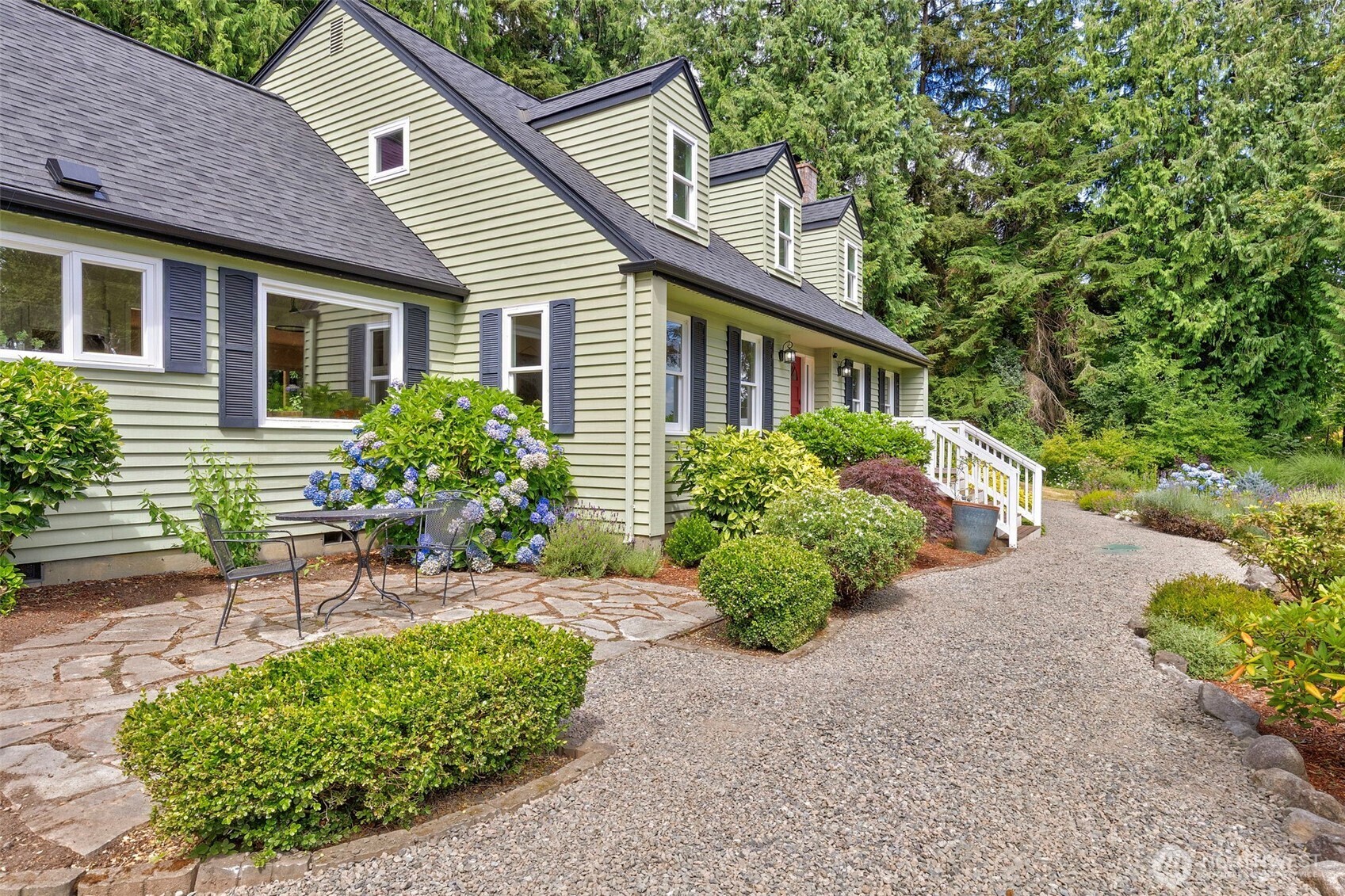 property viewer photo 3