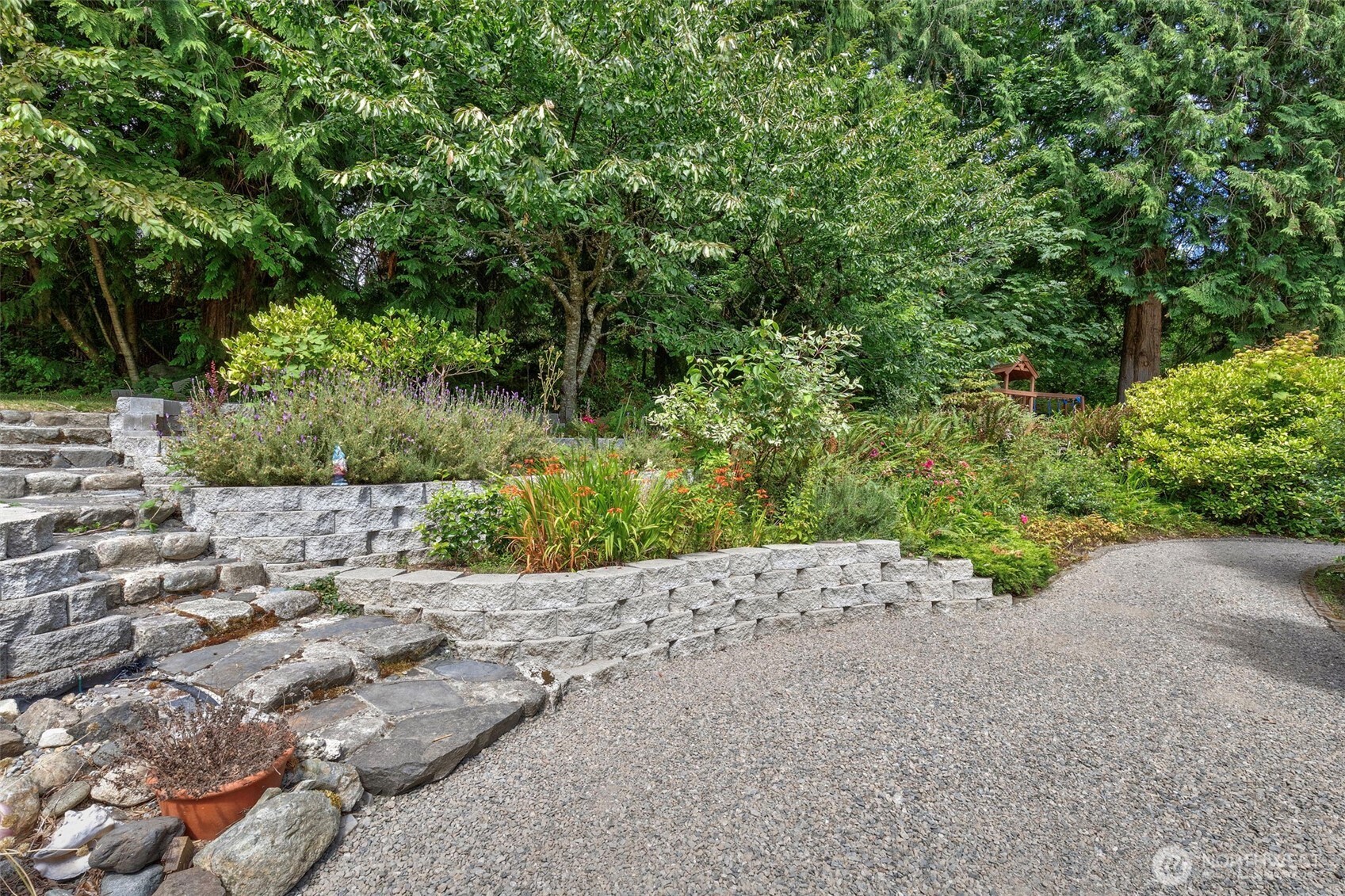 property viewer photo 30