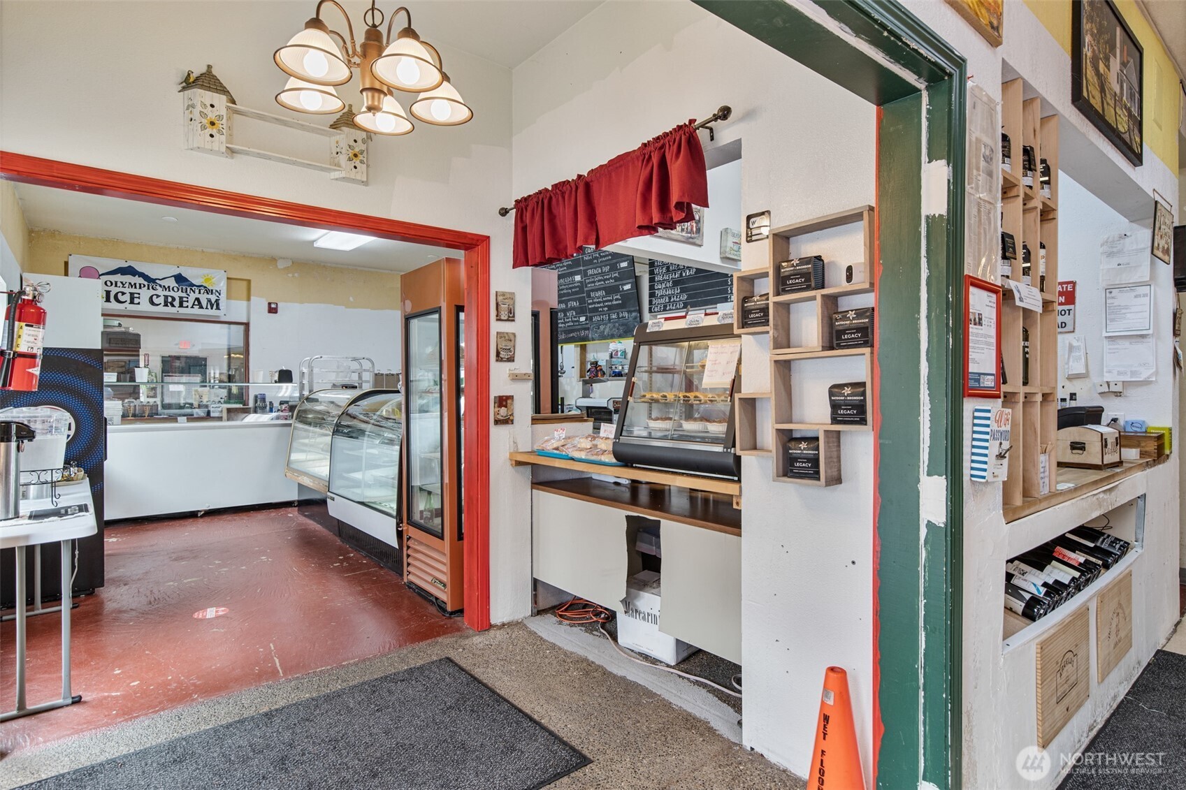 main property photo 5