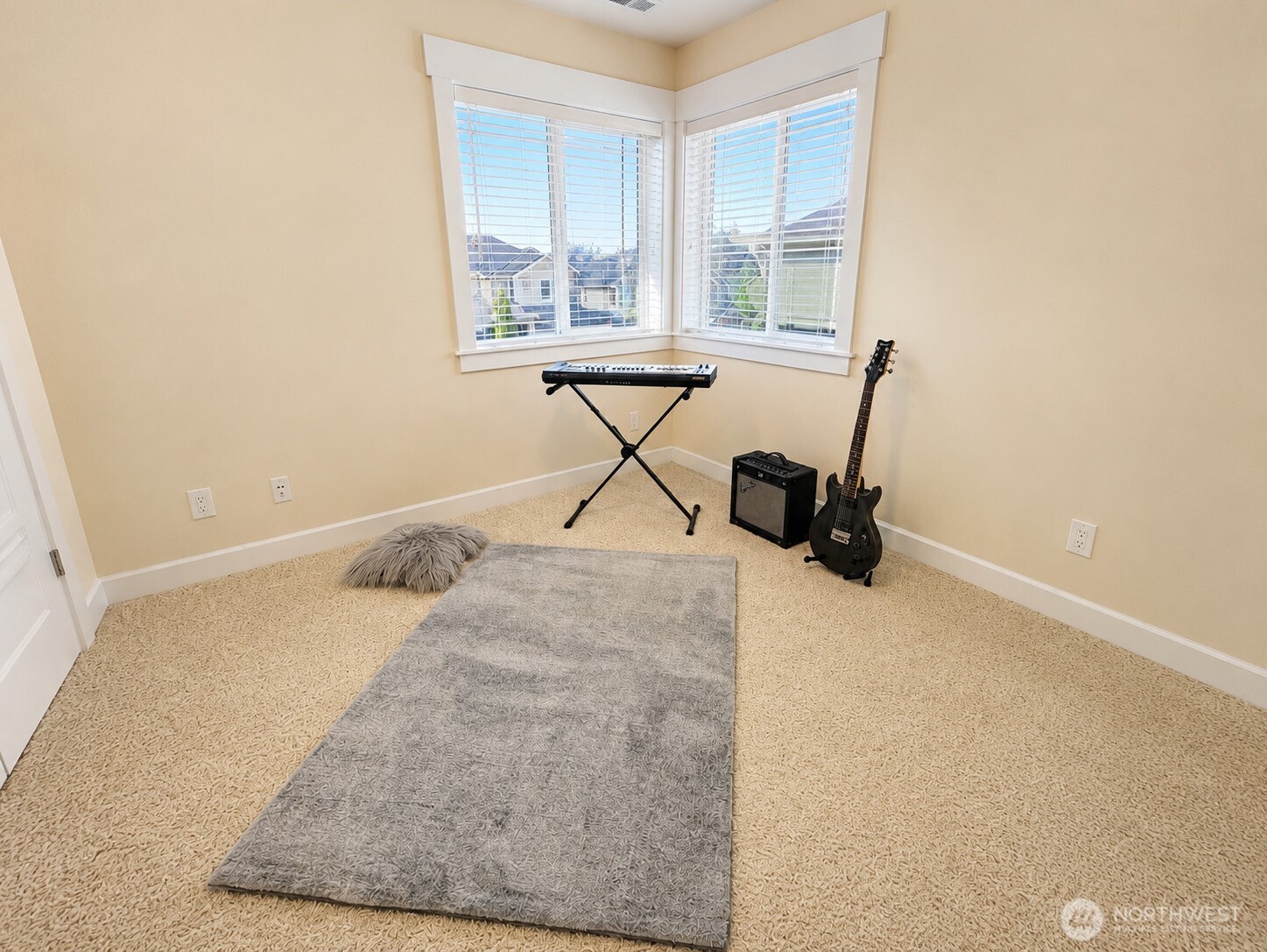 property viewer photo 16