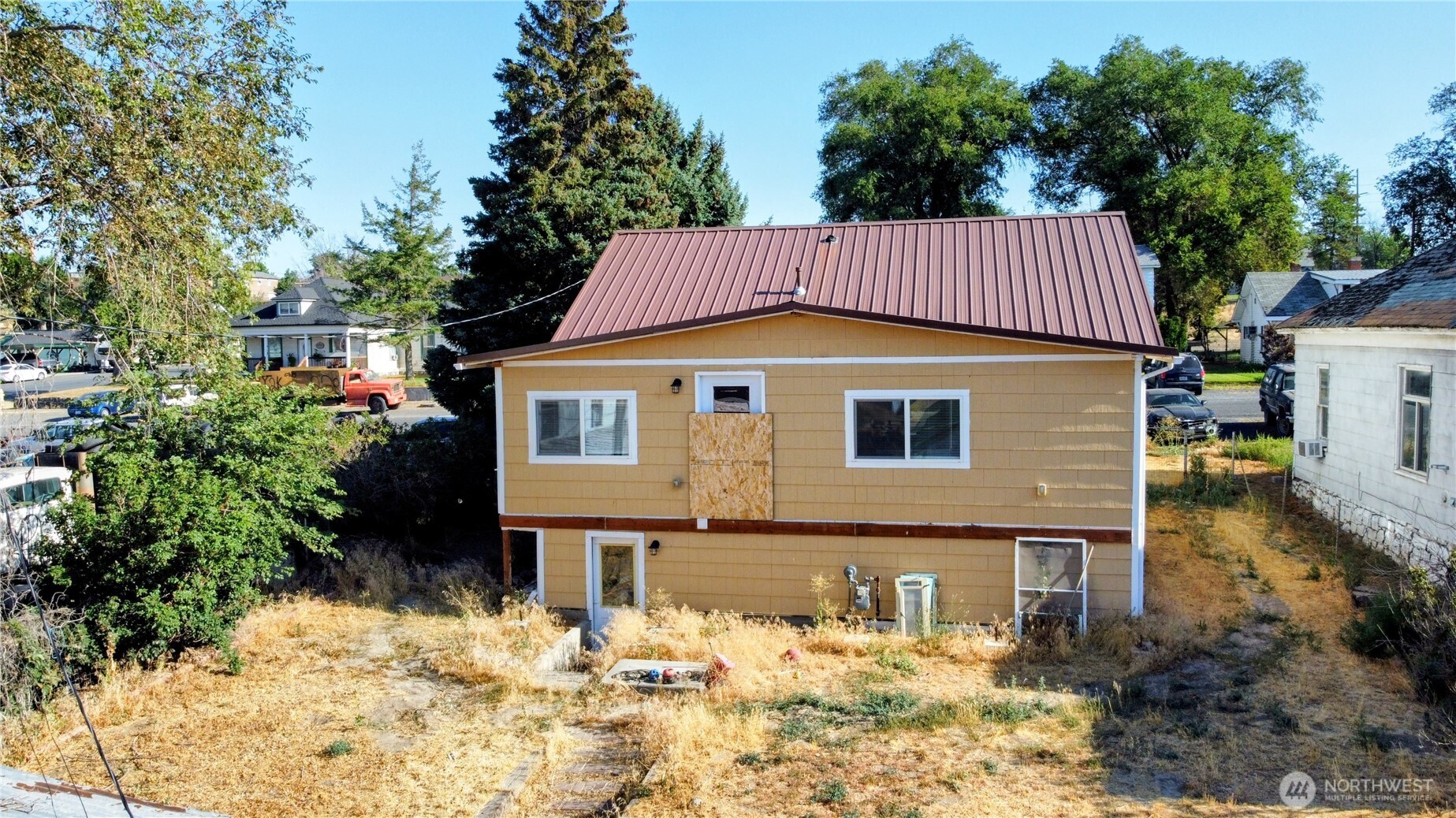 main property photo 18