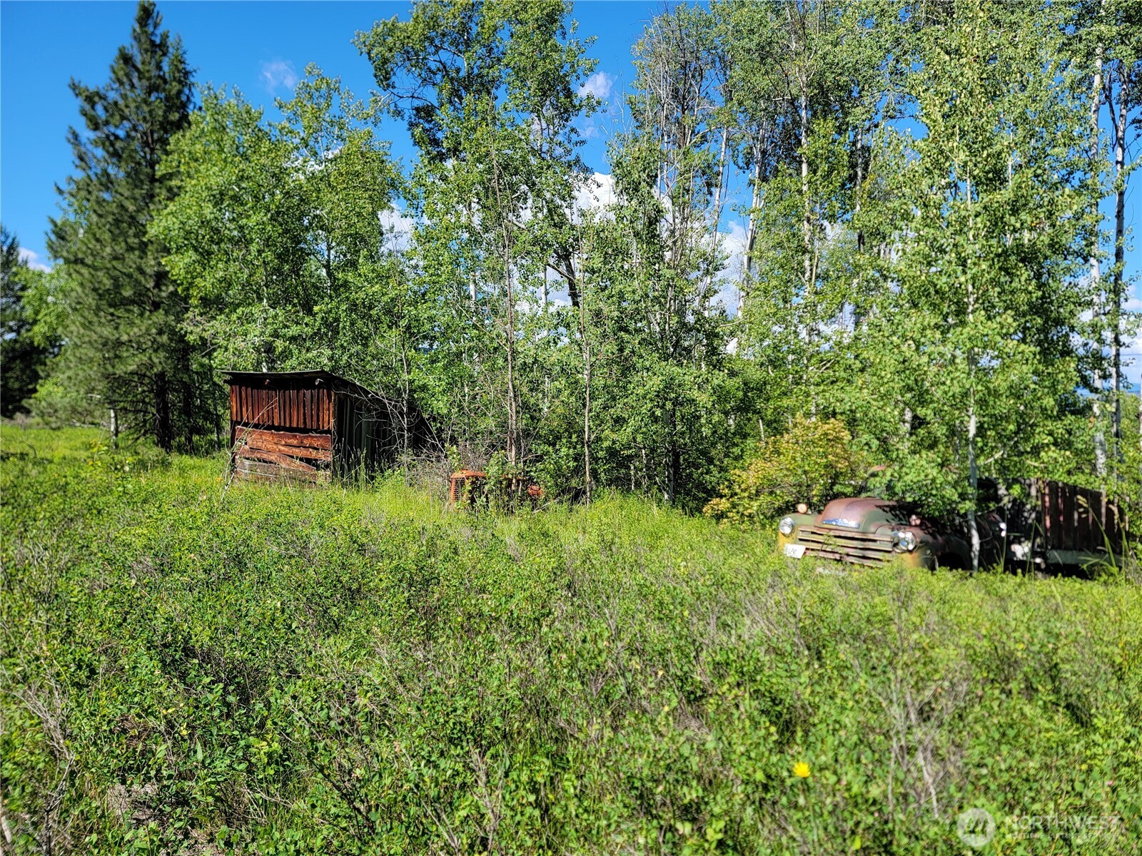main property photo 13