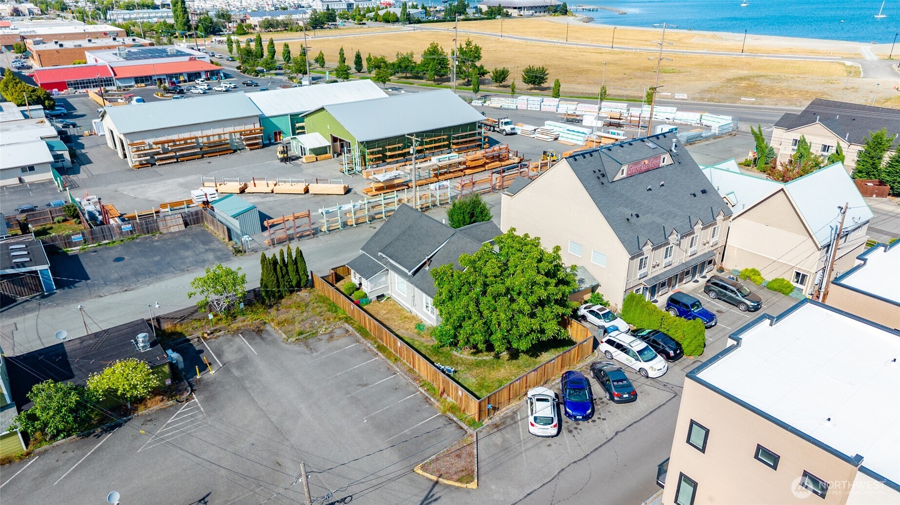 main property photo 8
