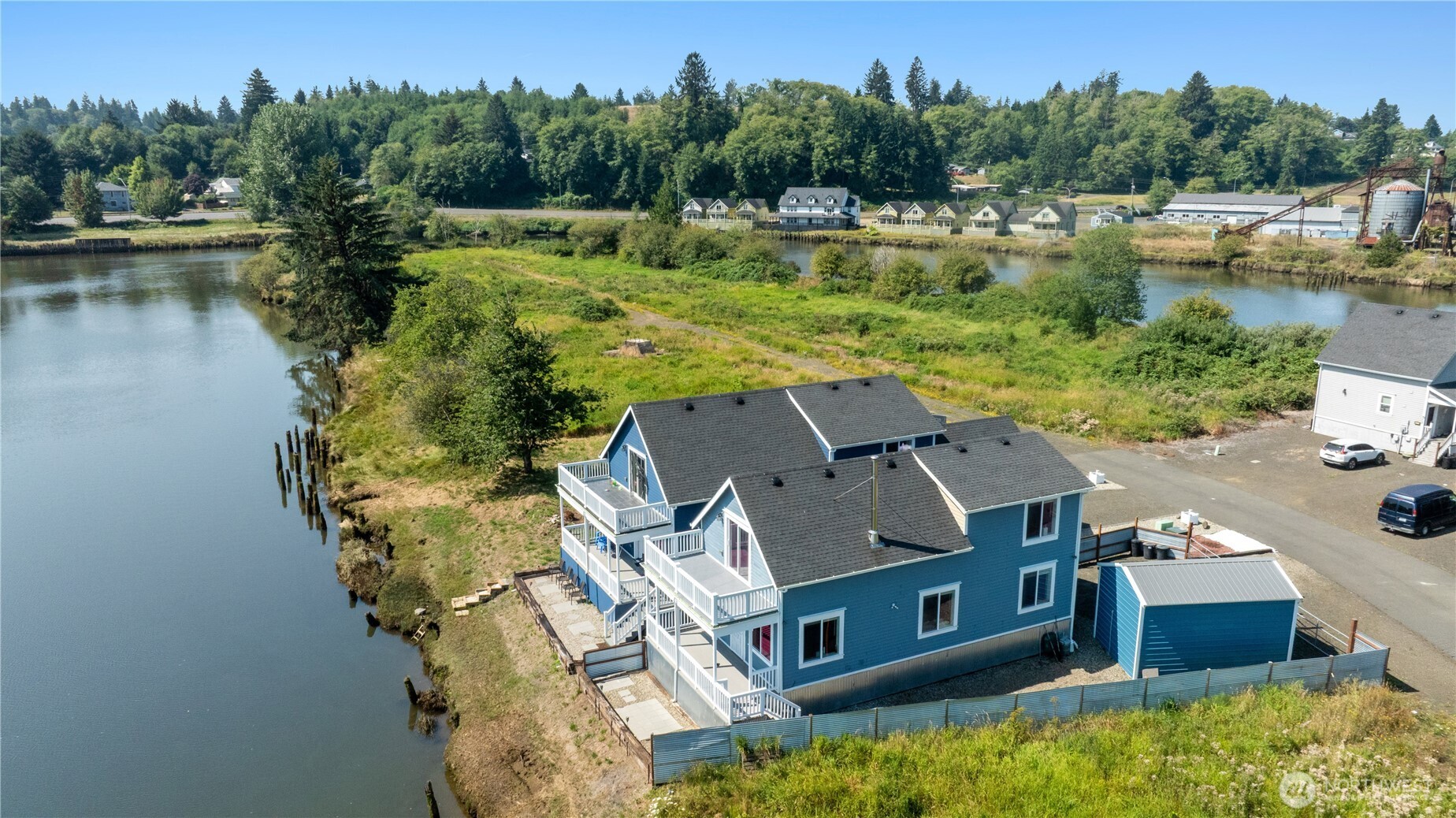 main property photo 31