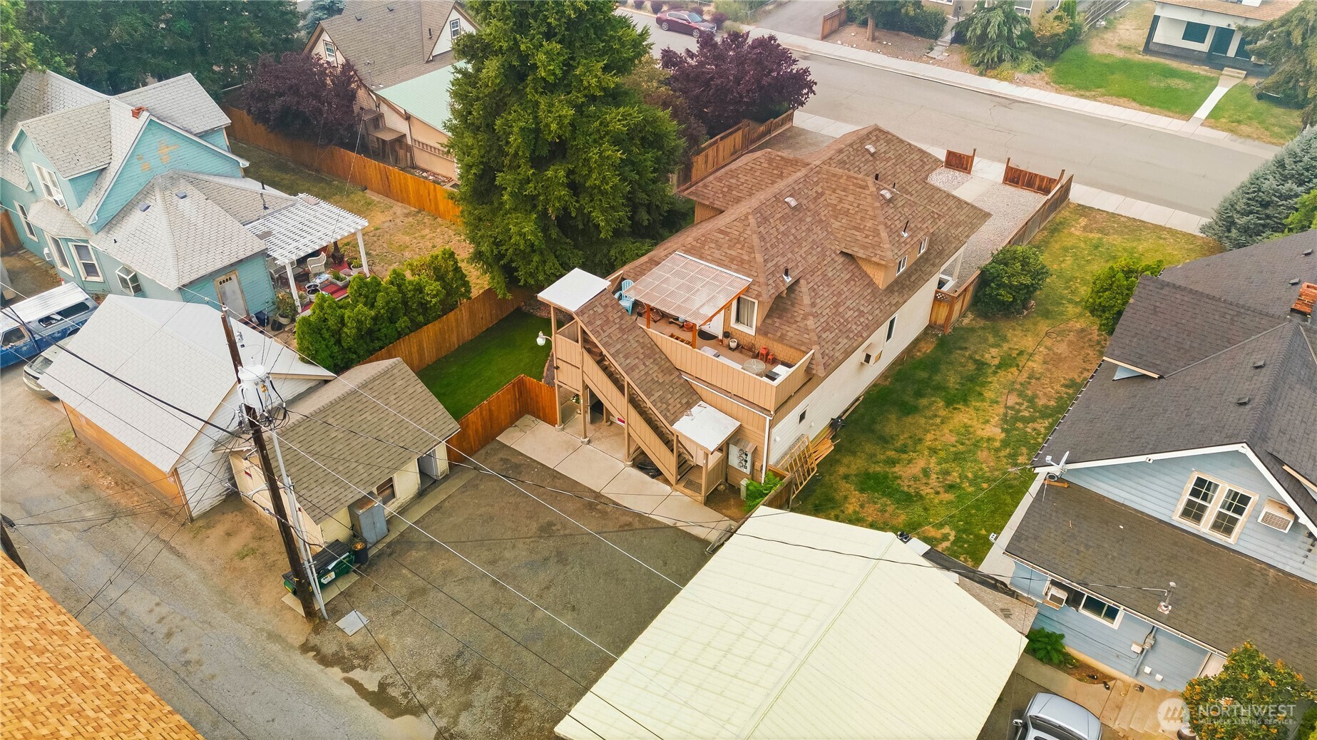 main property photo 35