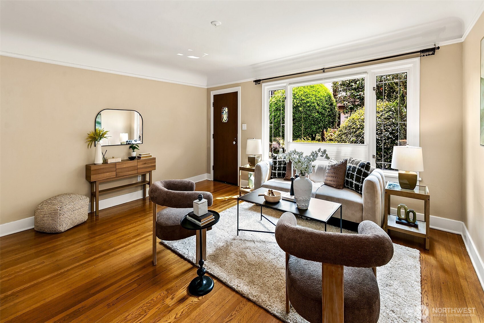 property viewer photo 3