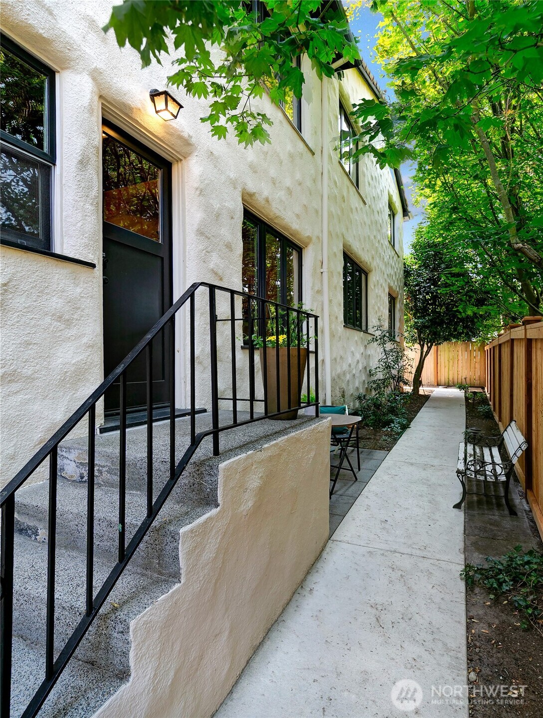 property viewer photo 9